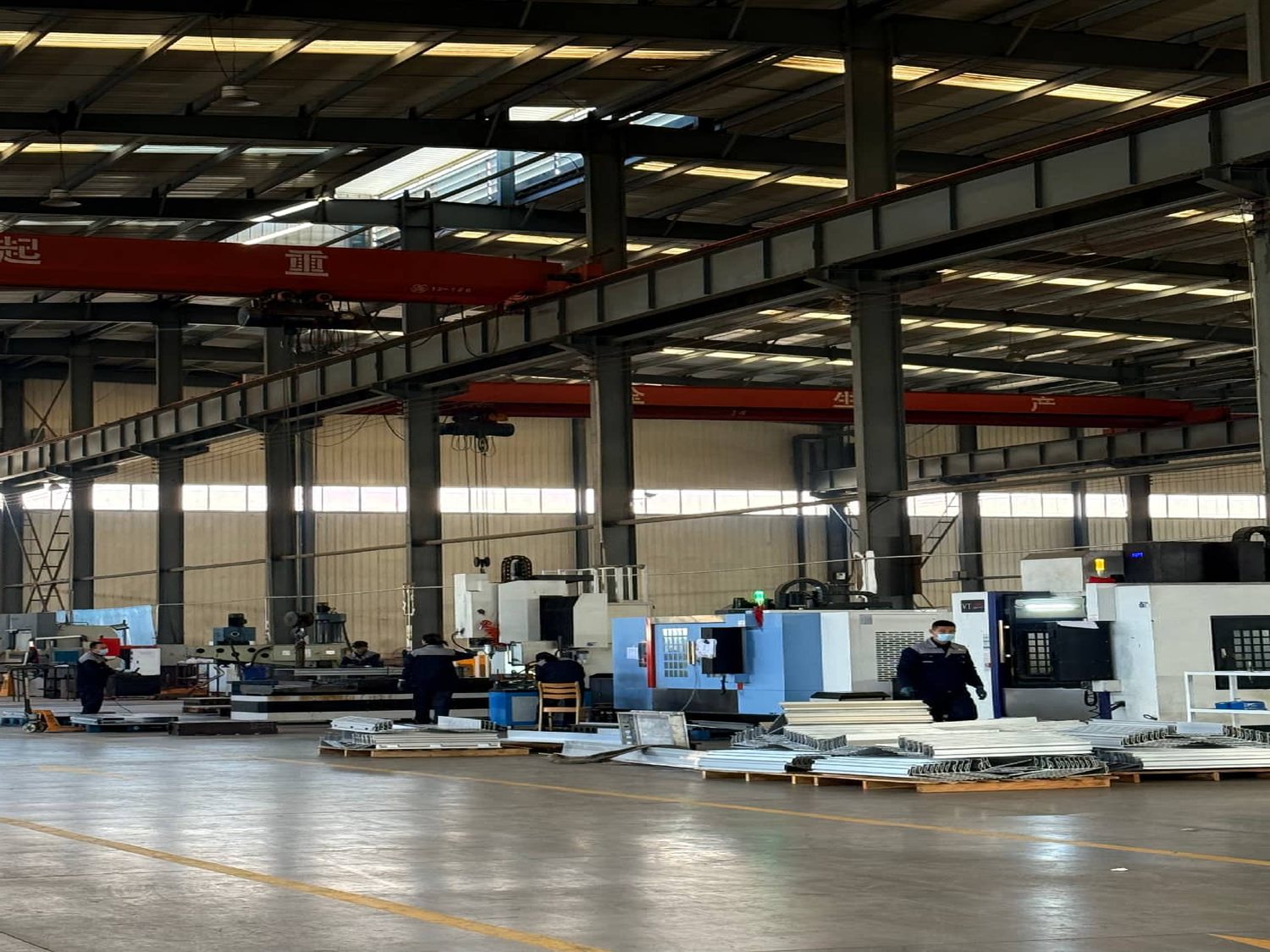 Keyuan machining and assembly hall in Anqiu, with CNC centres and overhead cranes